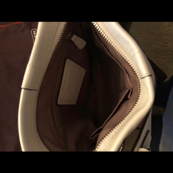 Coach - Picture 4 of 6